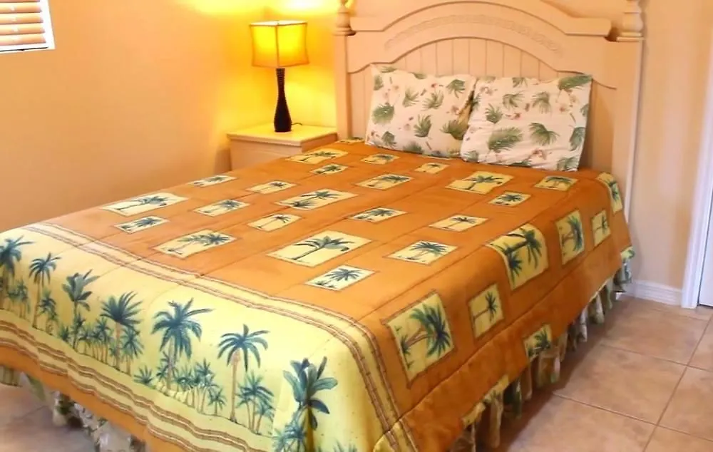 Paradise Cove Hotel West End 0*, Deadmans Reef Bahamas